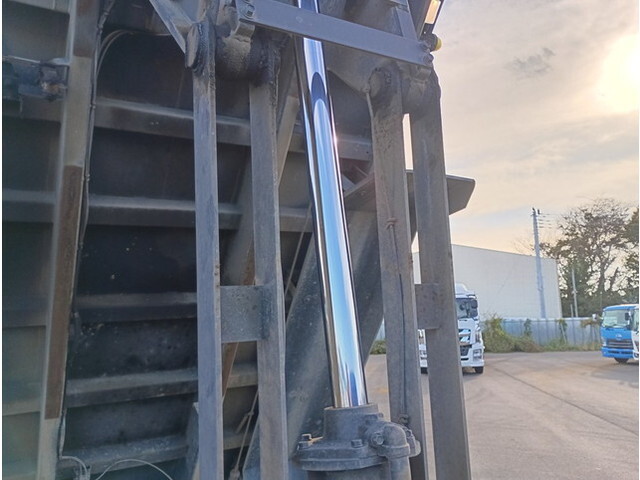 三菱ふそうファイターダンプ増トン（6t・8t）[写真09]