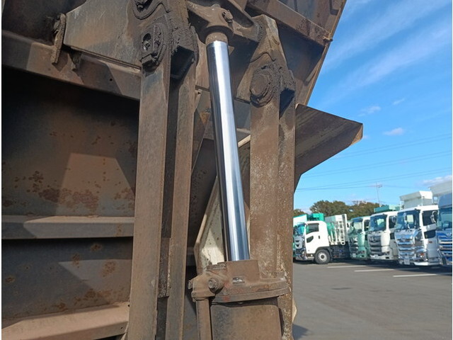 日野レンジャーダンプ中型（4t）[写真09]