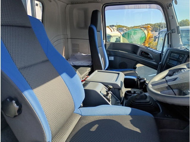 いすゞギガアルミブロック大型（10t）[写真20]