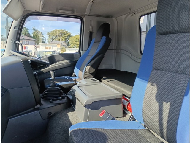 いすゞギガアルミブロック大型（10t）[写真21]