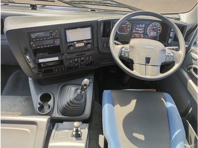 いすゞギガアルミブロック大型（10t）[写真22]