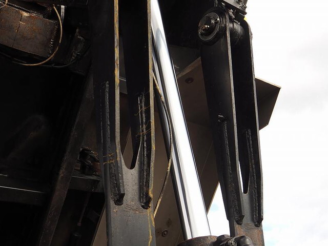 三菱ふそうスーパーグレートダンプ大型（10t）[写真19]