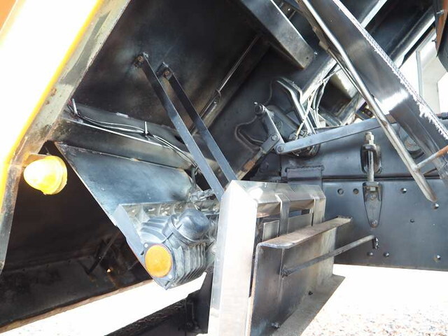 三菱ふそうスーパーグレートダンプ大型（10t）[写真25]