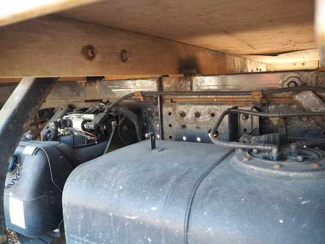 三菱ふそうキャンタークレーン3段小型（2t・3t）[写真21]