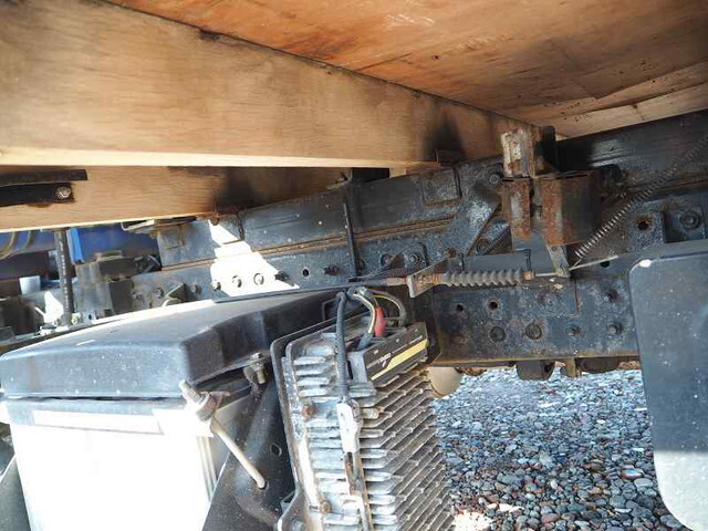 三菱ふそうキャンタークレーン3段小型（2t・3t）[写真26]