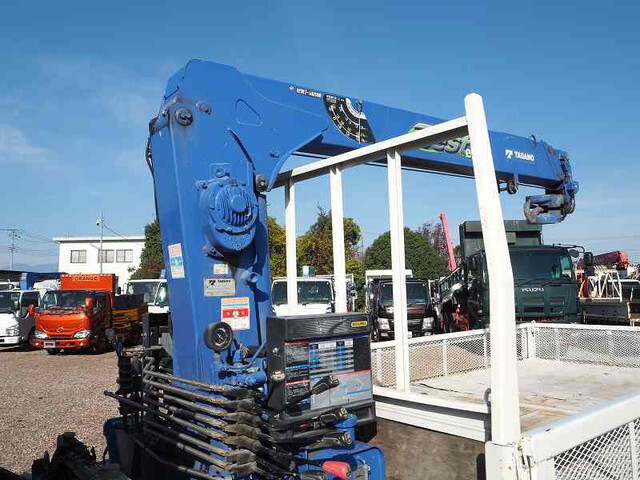 三菱ふそうキャンタークレーン3段小型（2t・3t）[写真28]