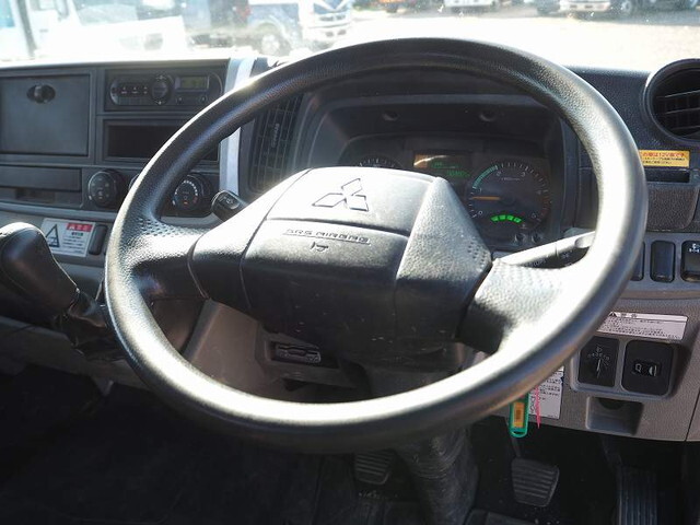 三菱ふそうキャンタークレーン3段小型（2t・3t）[写真34]