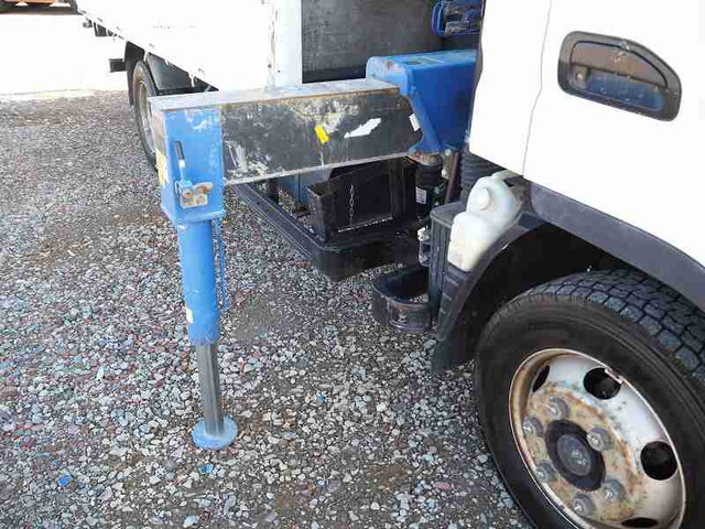 三菱ふそうキャンタークレーン3段小型（2t・3t）[写真08]