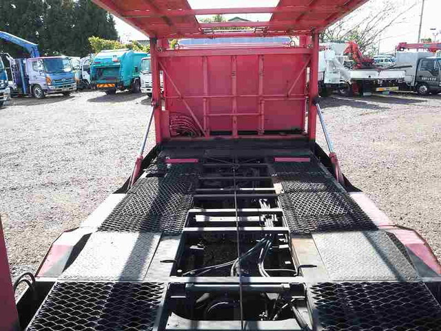 UDトラックスコンドルキャリアカー小型（2t・3t）[写真10]