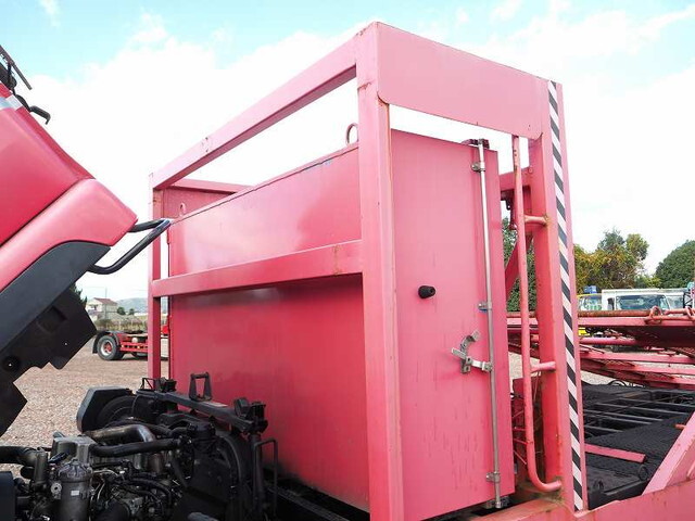 UDトラックスコンドルキャリアカー小型（2t・3t）[写真30]