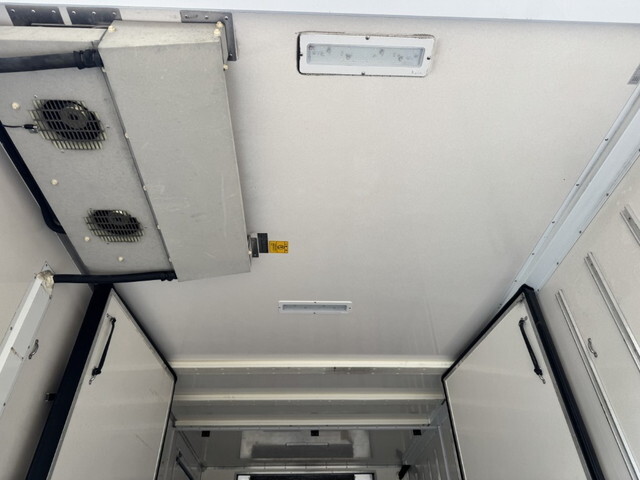 いすゞエルフ冷凍車（冷蔵車）小型（2t・3t）[写真14]