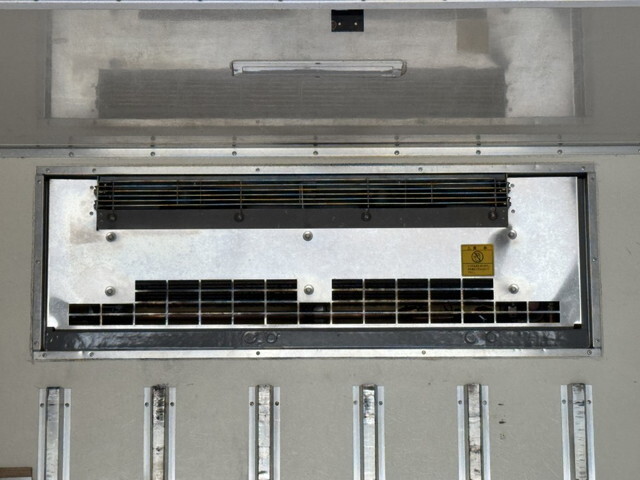 いすゞエルフ冷凍車（冷蔵車）小型（2t・3t）[写真17]