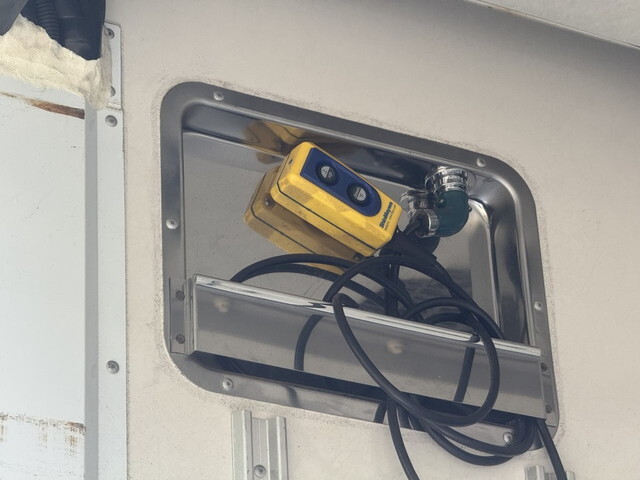 いすゞエルフ冷凍車（冷蔵車）小型（2t・3t）[写真20]