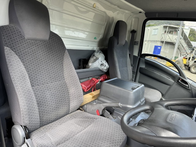 いすゞエルフ冷凍車（冷蔵車）小型（2t・3t）[写真21]