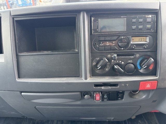 いすゞエルフ冷凍車（冷蔵車）小型（2t・3t）[写真27]