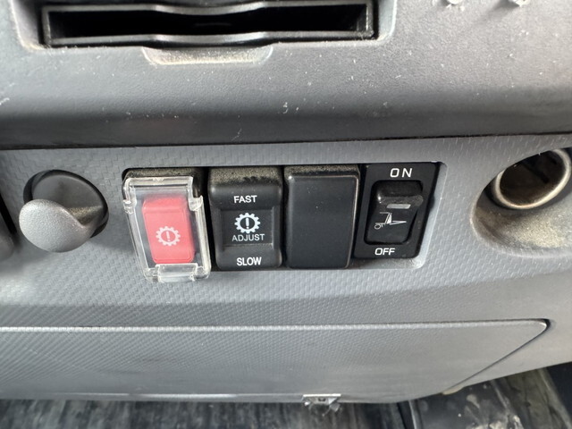 いすゞエルフ冷凍車（冷蔵車）小型（2t・3t）[写真29]