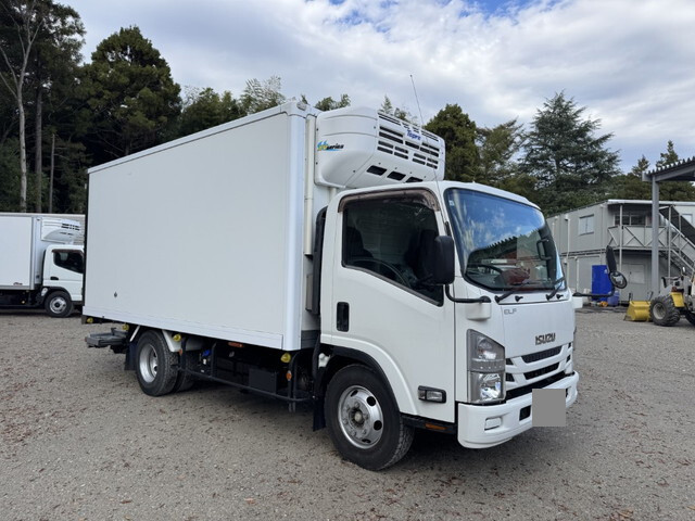 いすゞエルフ冷凍車（冷蔵車）小型（2t・3t）[写真03]