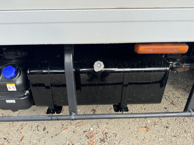 いすゞエルフ冷凍車（冷蔵車）小型（2t・3t）[写真30]