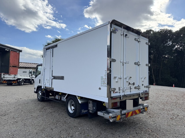 いすゞエルフ冷凍車（冷蔵車）小型（2t・3t）[写真04]