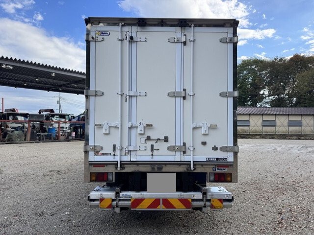 いすゞエルフ冷凍車（冷蔵車）小型（2t・3t）[写真07]