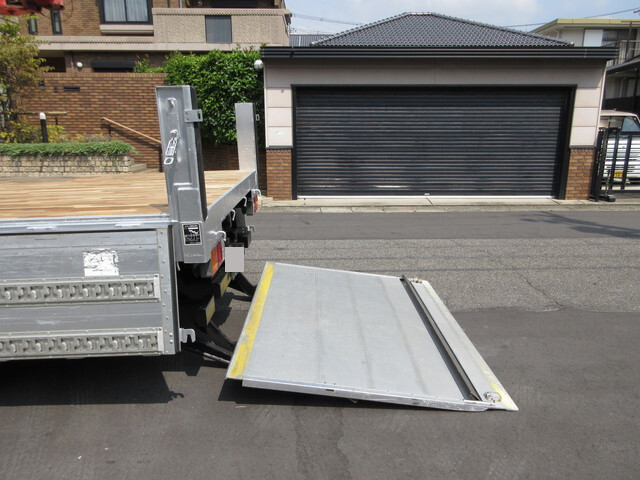 三菱ふそうキャンタークレーン5段小型（2t・3t）[写真14]