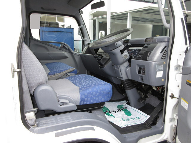 三菱ふそうキャンタークレーン5段小型（2t・3t）[写真21]