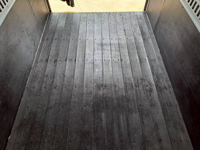 マツダボンゴカーテン車小型（2t・3t）[写真17]