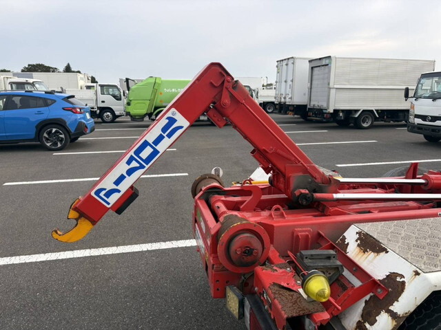 いすゞエルフコンテナ専用車小型（2t・3t）[写真12]