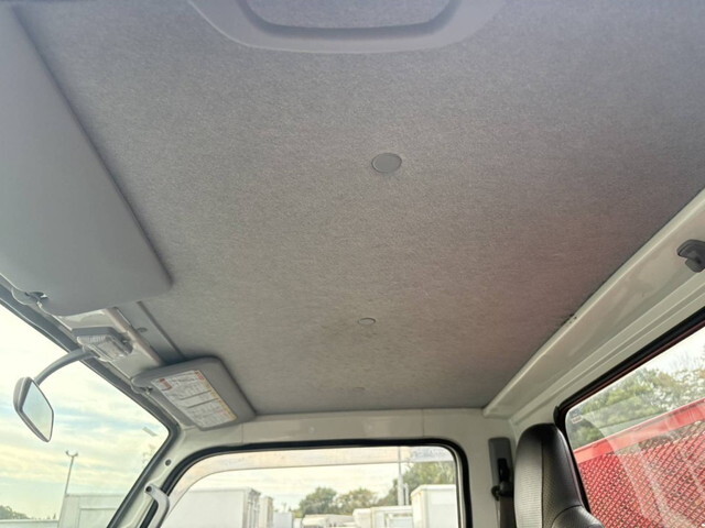 いすゞエルフコンテナ専用車小型（2t・3t）[写真27]