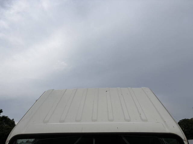 いすゞエルフコンテナ専用車小型（2t・3t）[写真32]