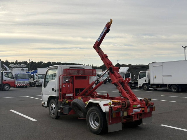 いすゞエルフコンテナ専用車小型（2t・3t）[写真04]