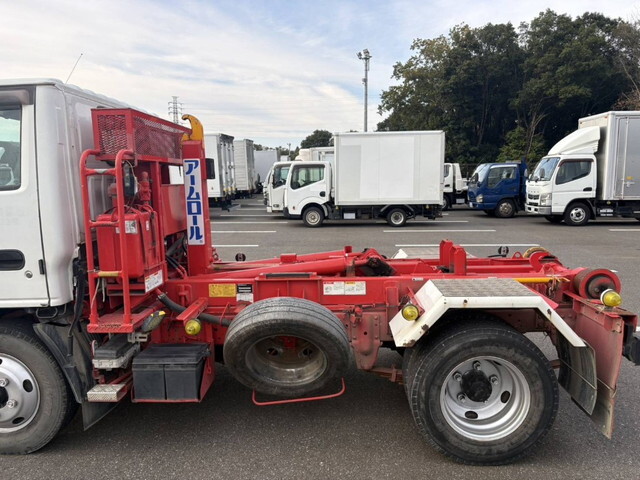 いすゞエルフコンテナ専用車小型（2t・3t）[写真07]