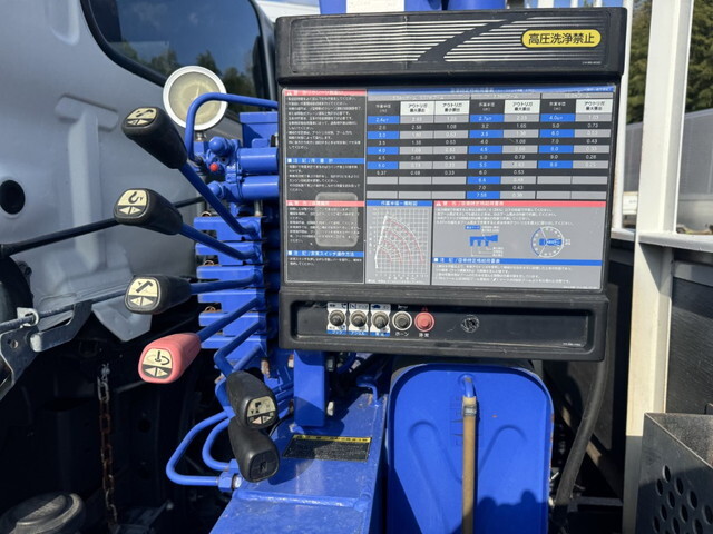 日野レンジャークレーン4段中型（4t）[写真19]