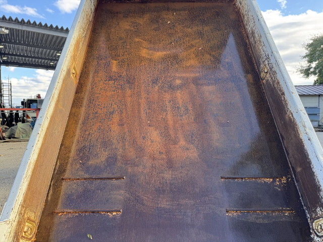 いすゞエルフローダーダンプ小型（2t・3t）[写真10]