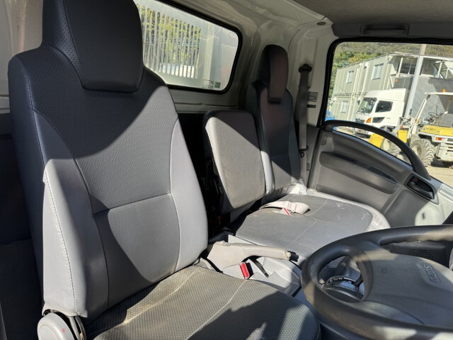 いすゞエルフローダーダンプ小型（2t・3t）[写真12]