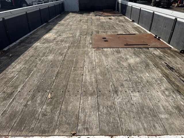 いすゞフォワードクレーン4段中型（4t）[写真23]