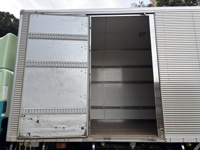 日野レンジャーアルミバン中型（4t）[写真07]