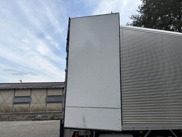 日野レンジャーアルミバン中型（4t）[写真08]