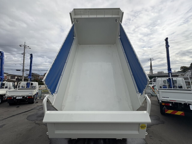 日野レンジャーダンプ増トン（6t・8t）[写真09]