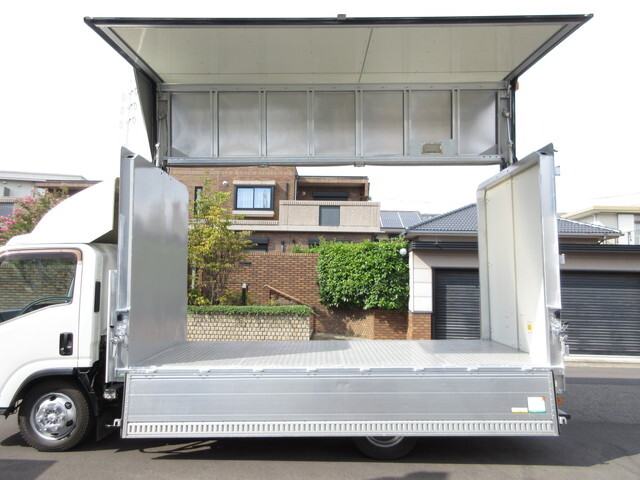 いすゞエルフアルミウイング小型（2t・3t）[写真12]