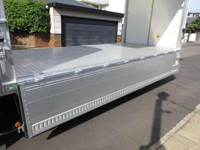 いすゞエルフアルミウイング小型（2t・3t）[写真14]