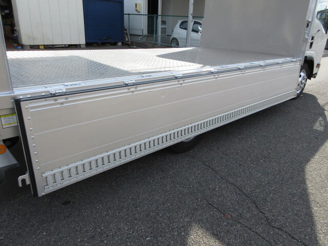 いすゞエルフアルミウイング小型（2t・3t）[写真16]