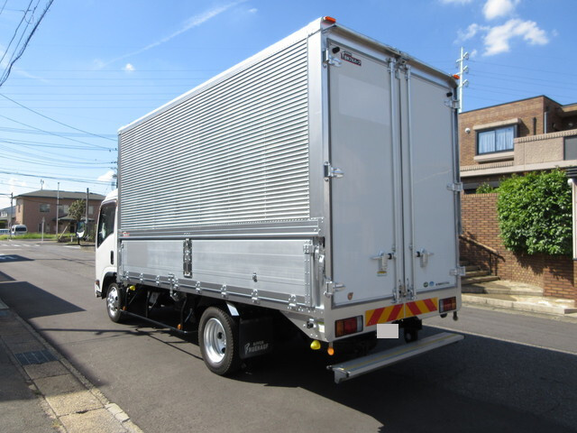 いすゞエルフアルミウイング小型（2t・3t）[写真02]