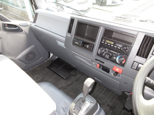 いすゞエルフアルミウイング小型（2t・3t）[写真23]