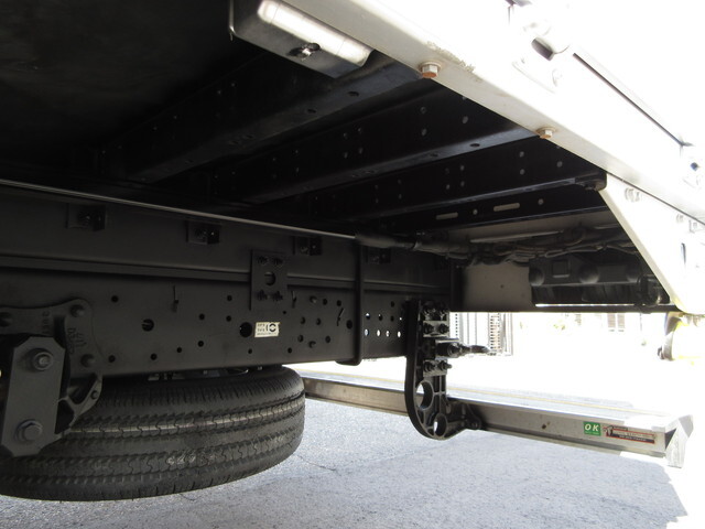 いすゞエルフアルミウイング小型（2t・3t）[写真34]