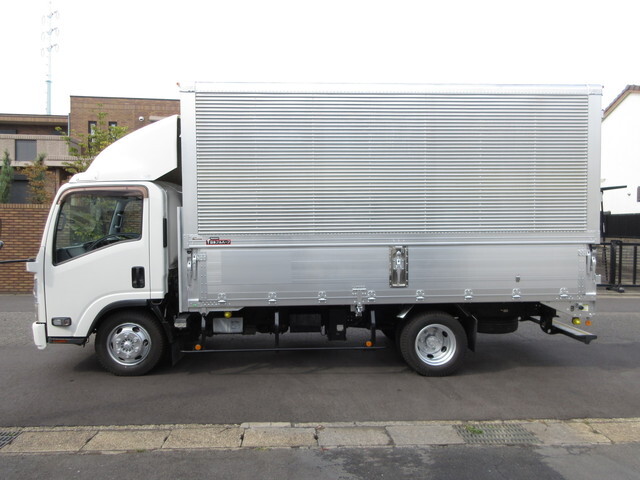 いすゞエルフアルミウイング小型（2t・3t）[写真05]