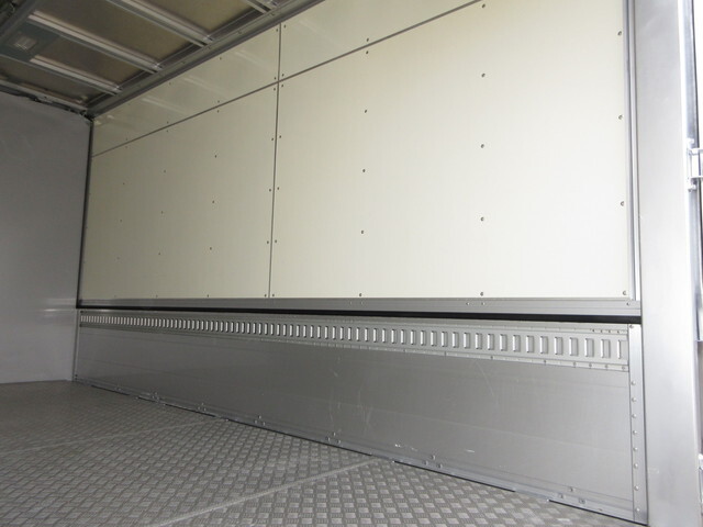 いすゞエルフアルミウイング小型（2t・3t）[写真09]