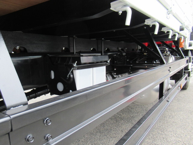 三菱ふそうファイタークレーン4段増トン（6t・8t）[写真09]