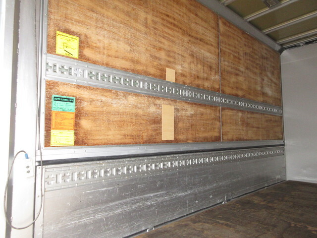 いすゞエルフアルミウイング小型（2t・3t）[写真10]