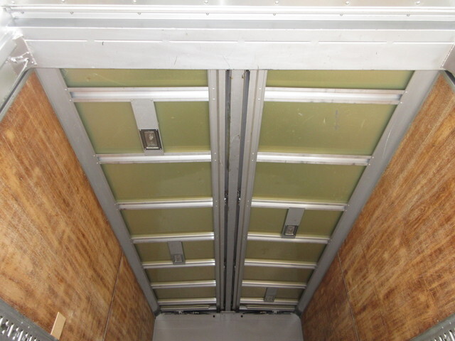 いすゞエルフアルミウイング小型（2t・3t）[写真12]